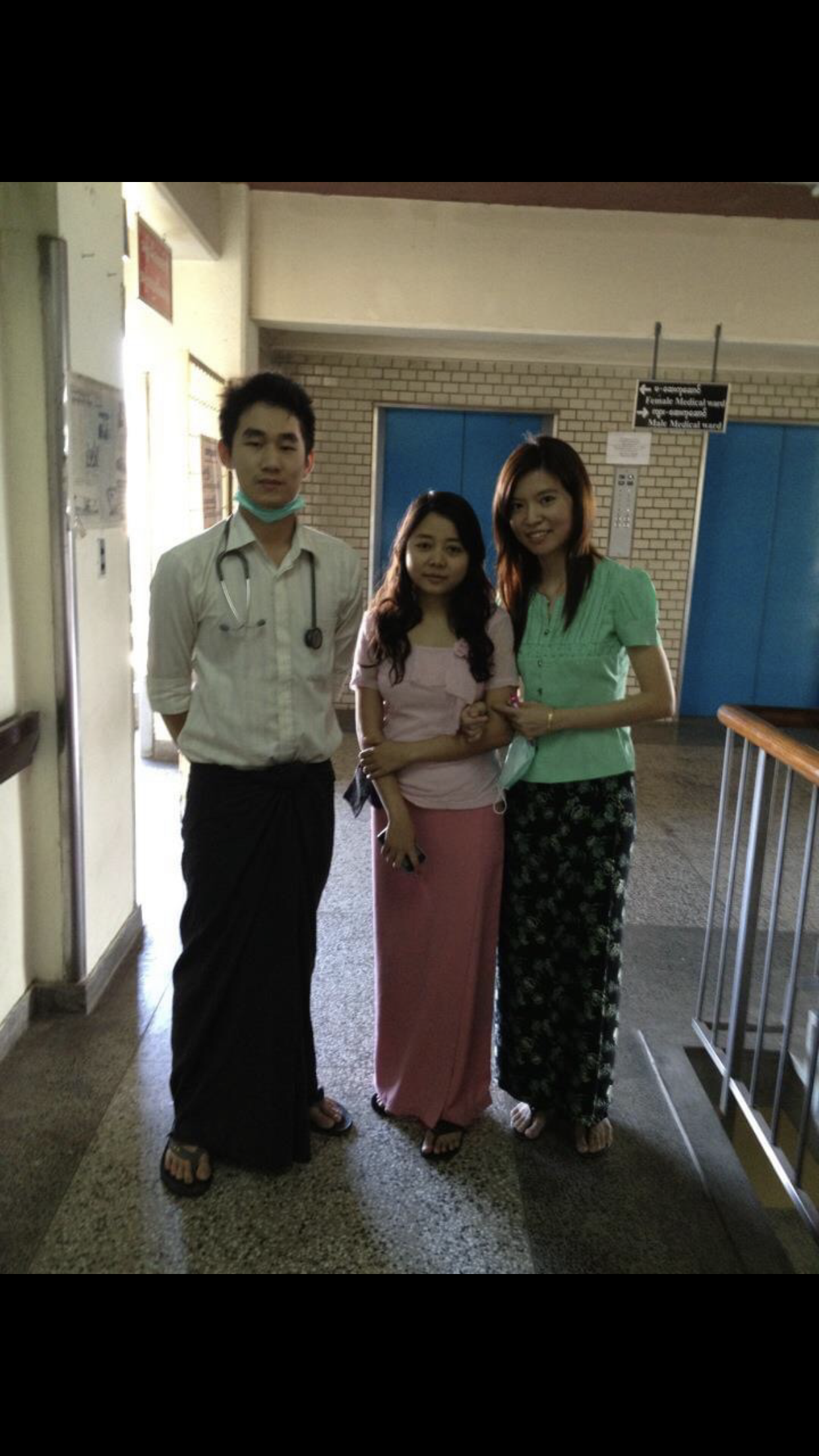 Paing couple at hospital internship